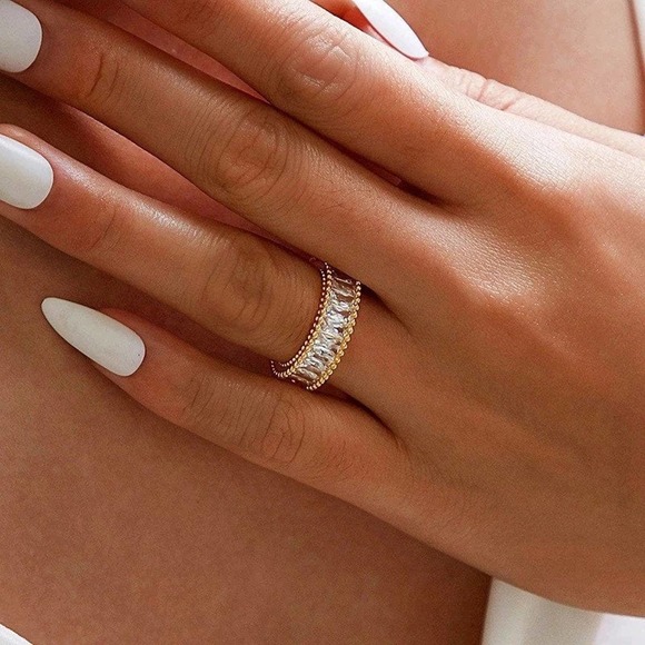 18k Gold Plated Wide Rectangle Clear Zircon Ring - Picture 4 of 6